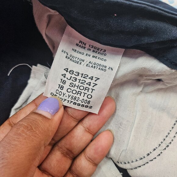 Women's Straight Leg Jeans - Picture 3 of 4